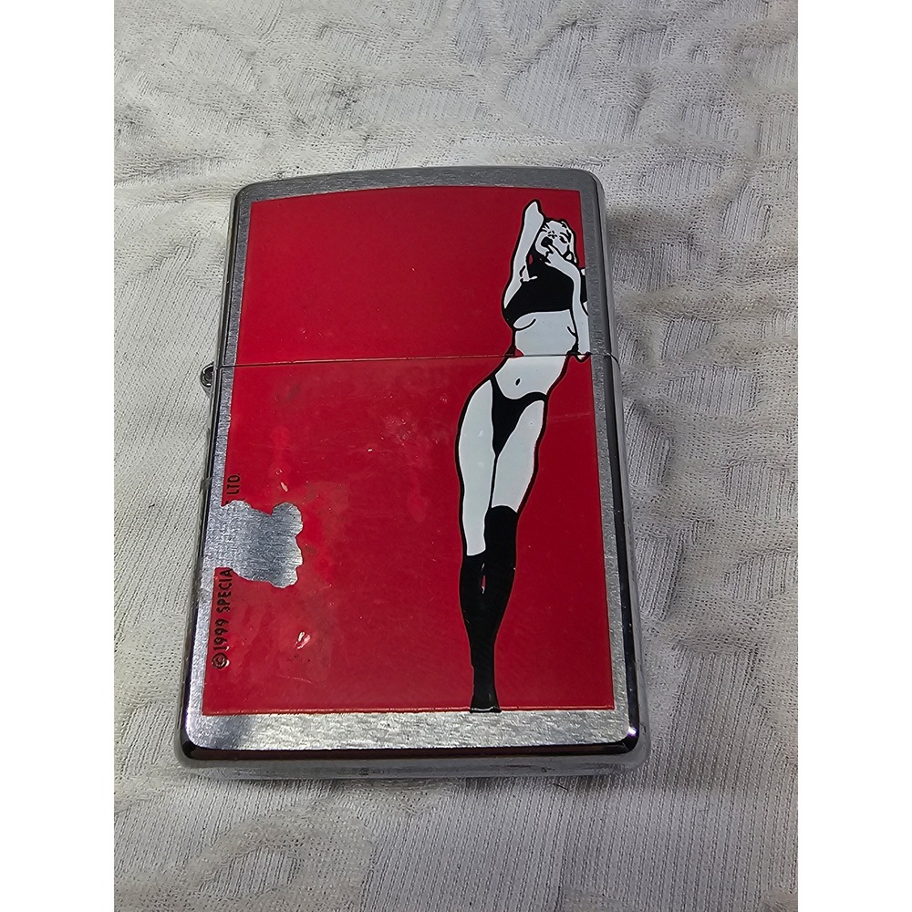 Zippo Pin-Up Girl Lighter Unisex OS Red Good 2000 Special Edition XVI USA‎